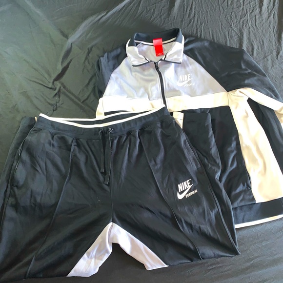 Nike Other - Nike Monochrome Athletic Set